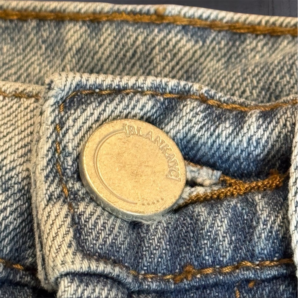BLANKNYC “The Barrow” Denim Distressed Women Shorts - Picture 2 of 2